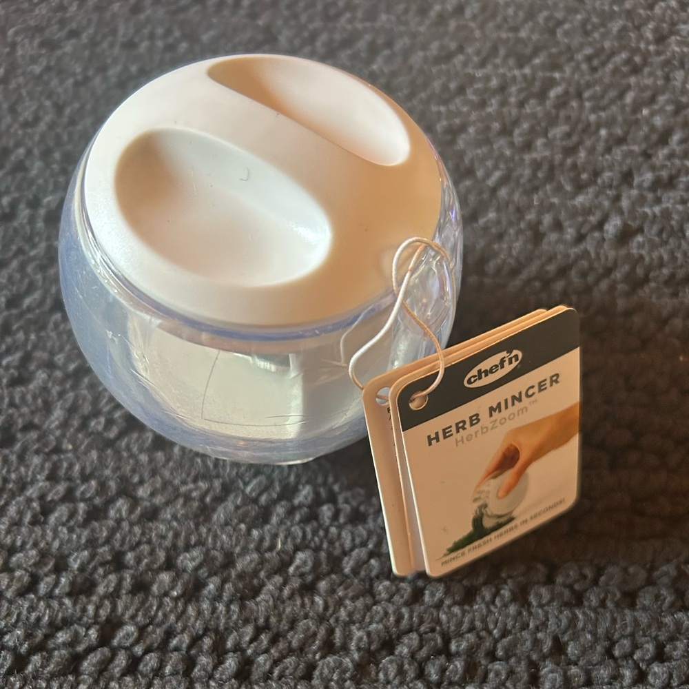 Chef'n Herb Mincer with White Lid